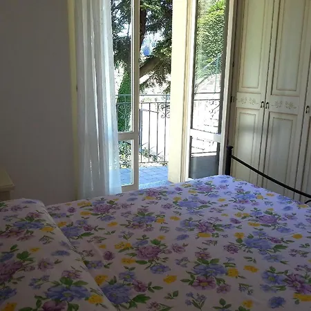Casa Katty Zweizimmerwohnung Mit Balkon Mit Seeblick *